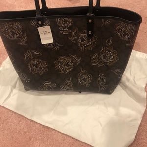 Coach reversible city tote with Tulip print